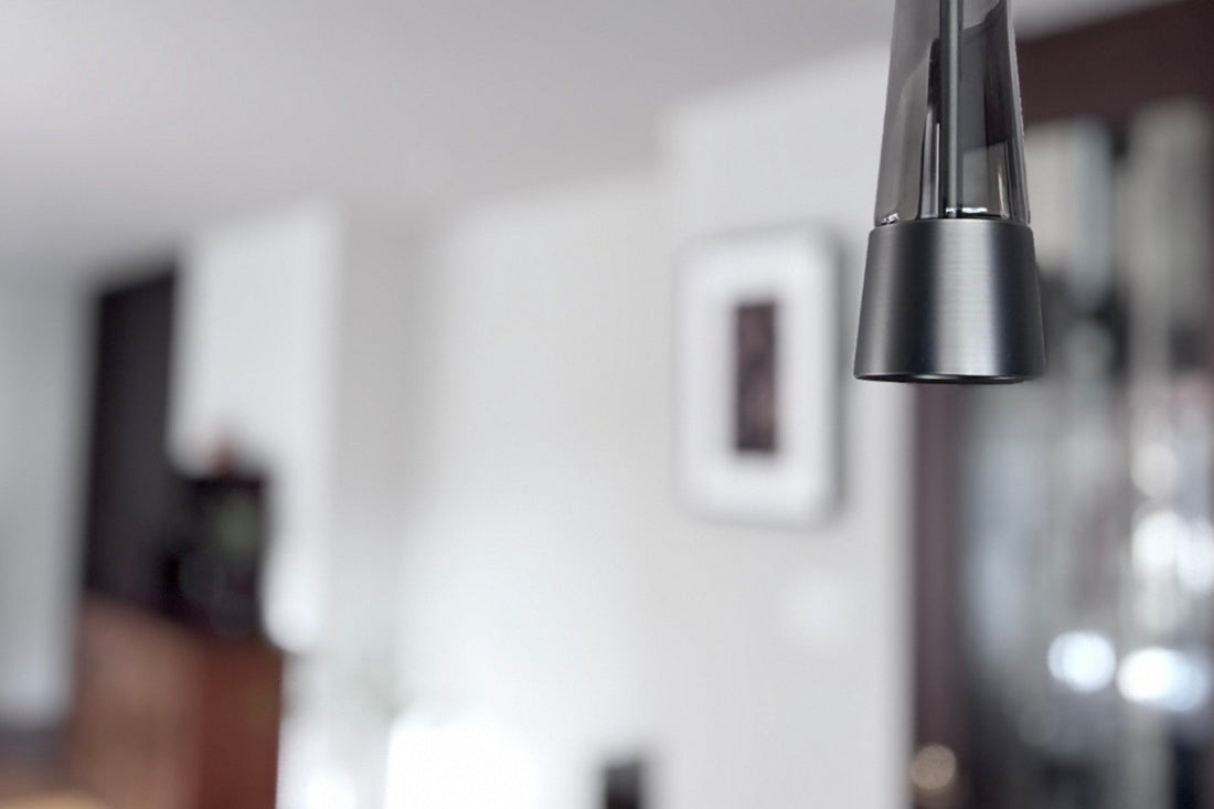 ランプ越しにある帯を切らずに飾る額縁