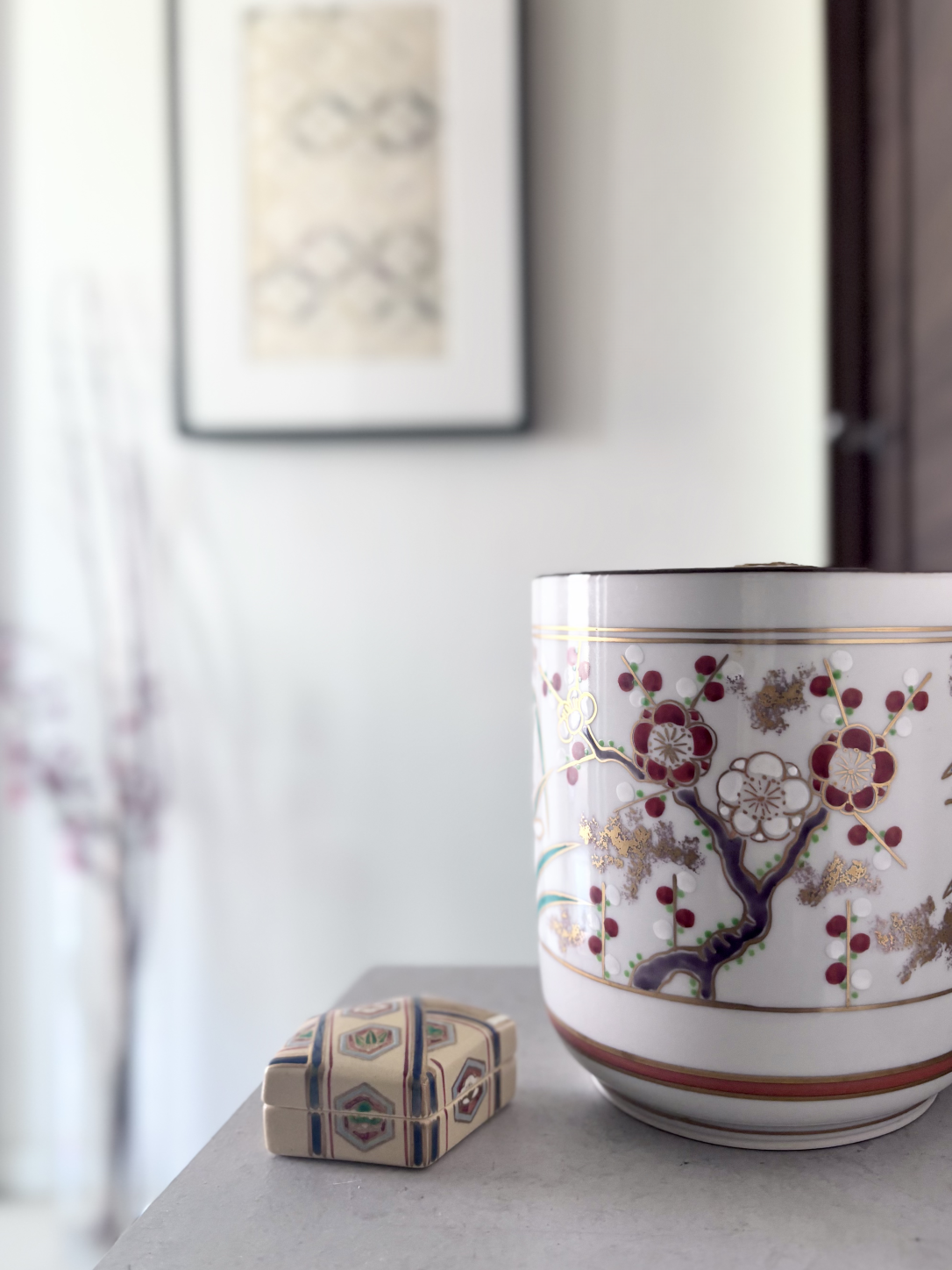 帯ウォールアートとシンプルな和モダン空間の提案